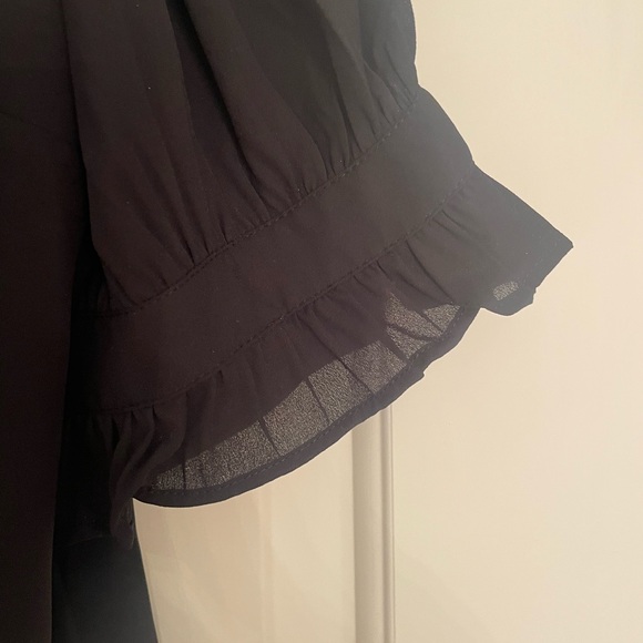 Ann Taylor Black Flutter Sleeve Mandarin Collar Blouse NWT Medium - Picture 3 of 4